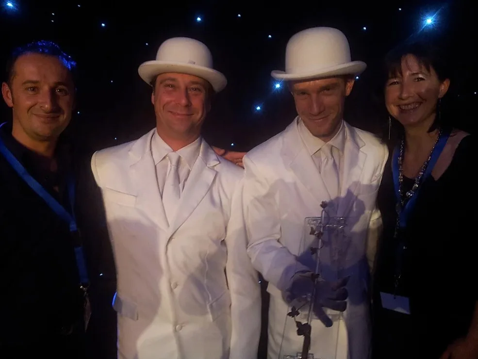 Les Chapeaux Blancs