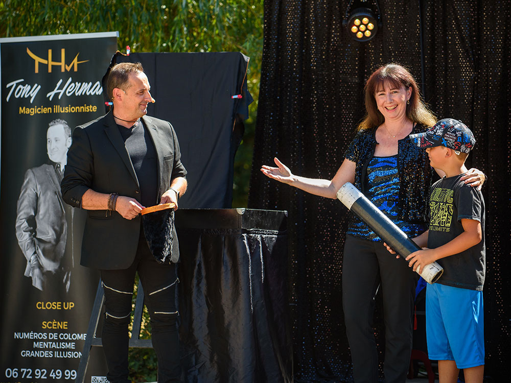 Tony Herman Magicien Spectacle enfants La Rochelle