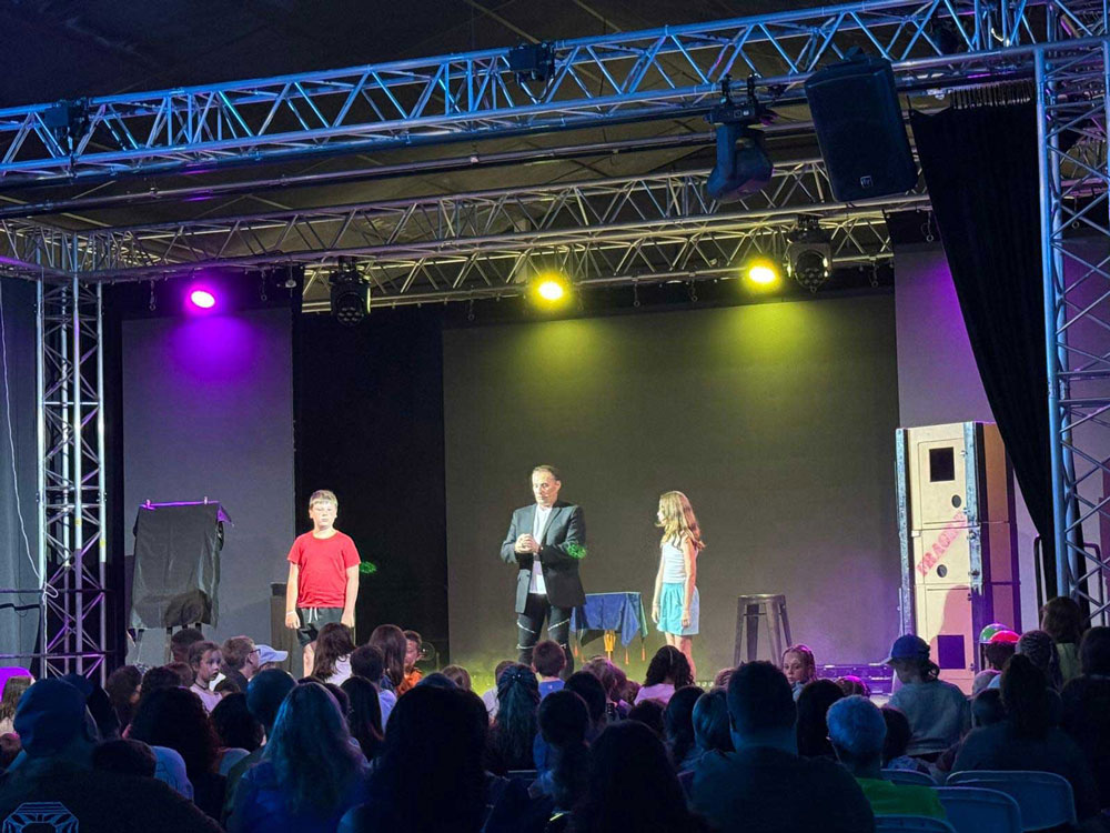 Tony Herman Magicien Spectacle enfants La Rochelle