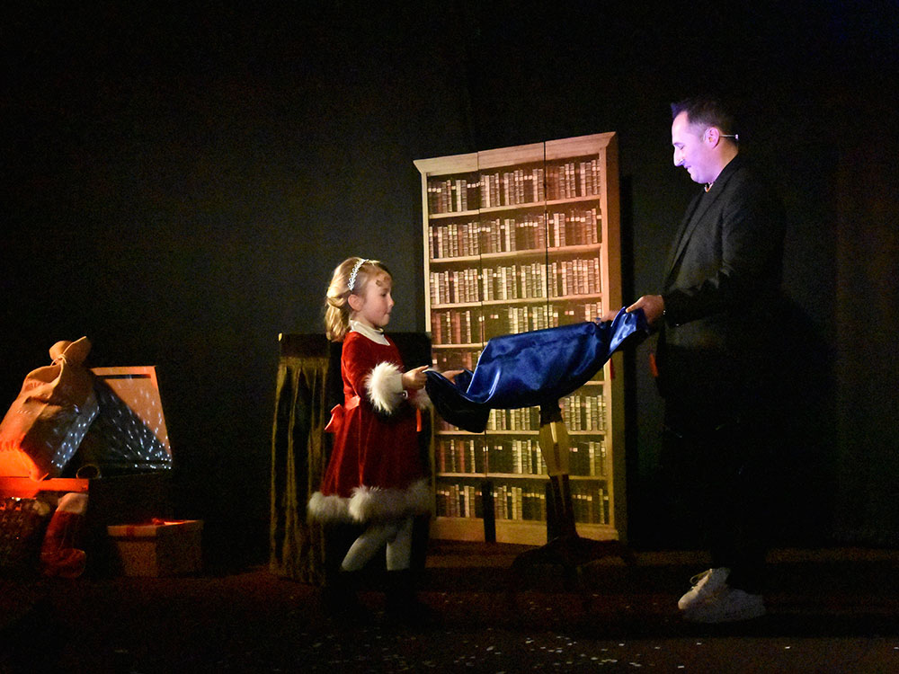 Tony Herman Magicien Spectacle Noël La Rochelle